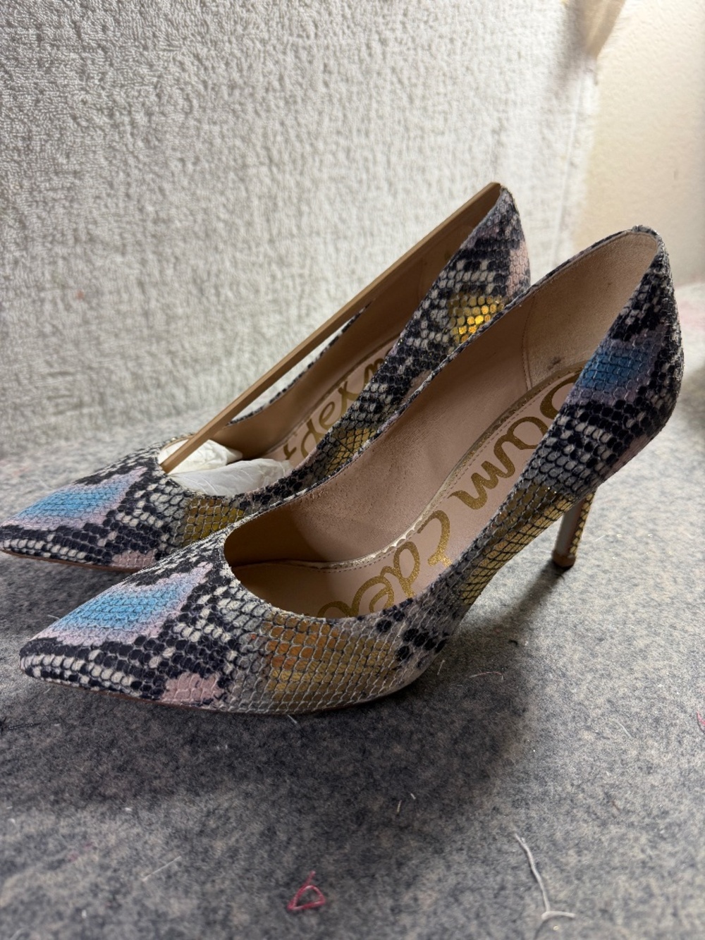 NEW Never Worn SAM EDELMAN Snakeskin 3 in Heels Pumps Women Size 8